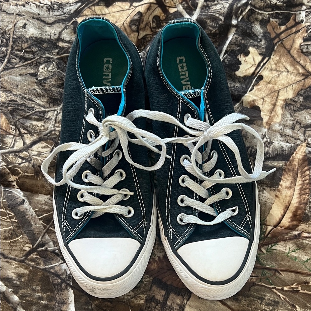 Converse Tennis Shoes